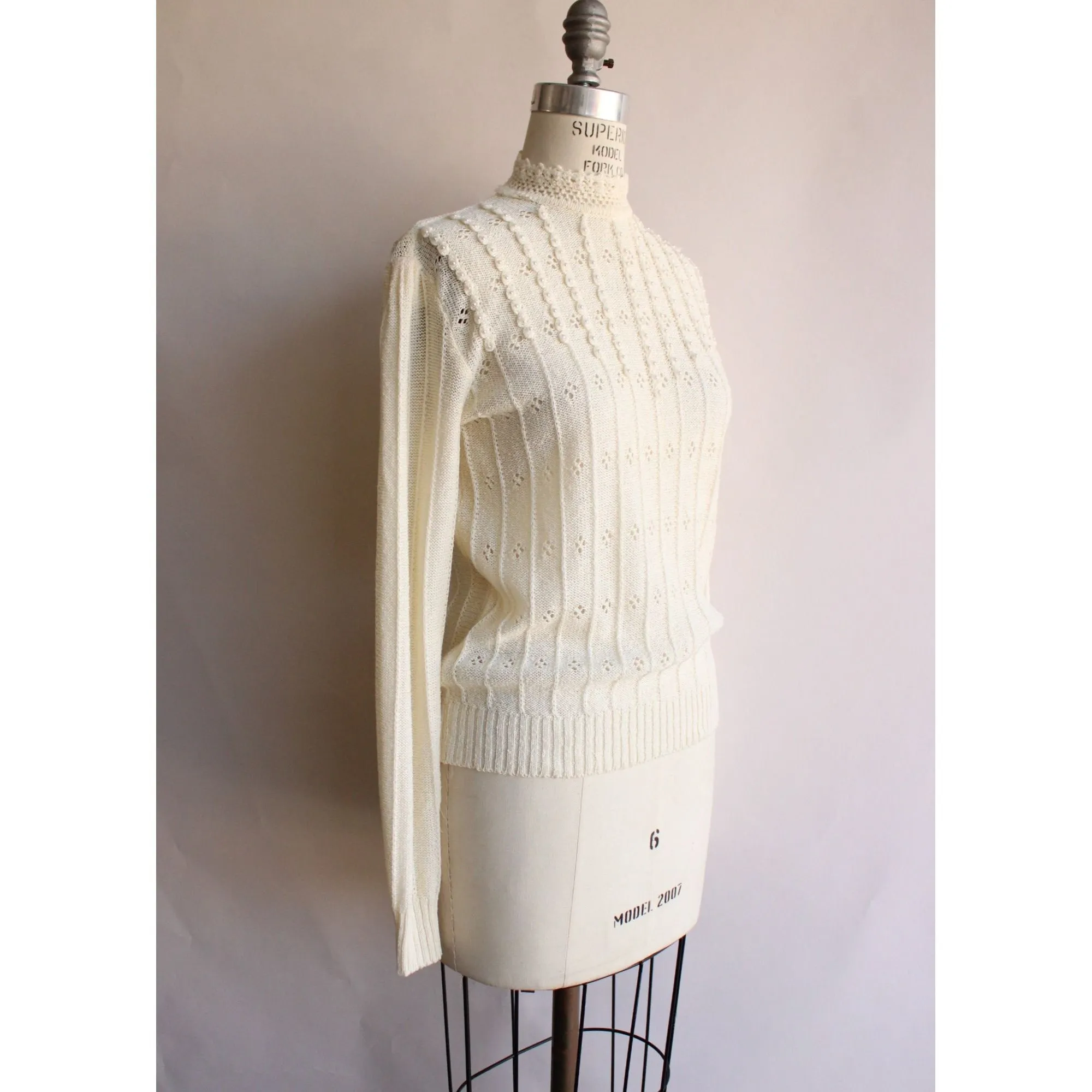 Vintage 1990s Mariea Kim Ivory Knit Mockneck Sweater