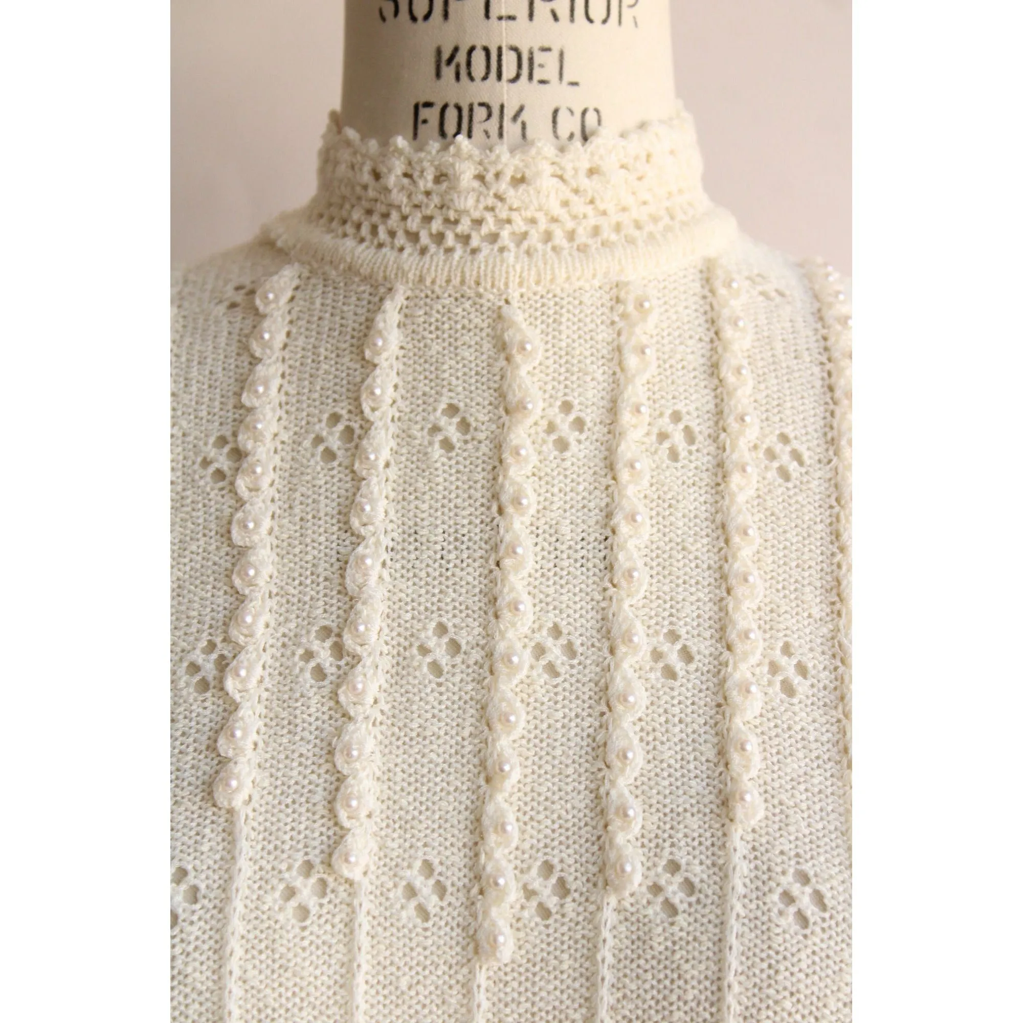 Vintage 1990s Mariea Kim Ivory Knit Mockneck Sweater