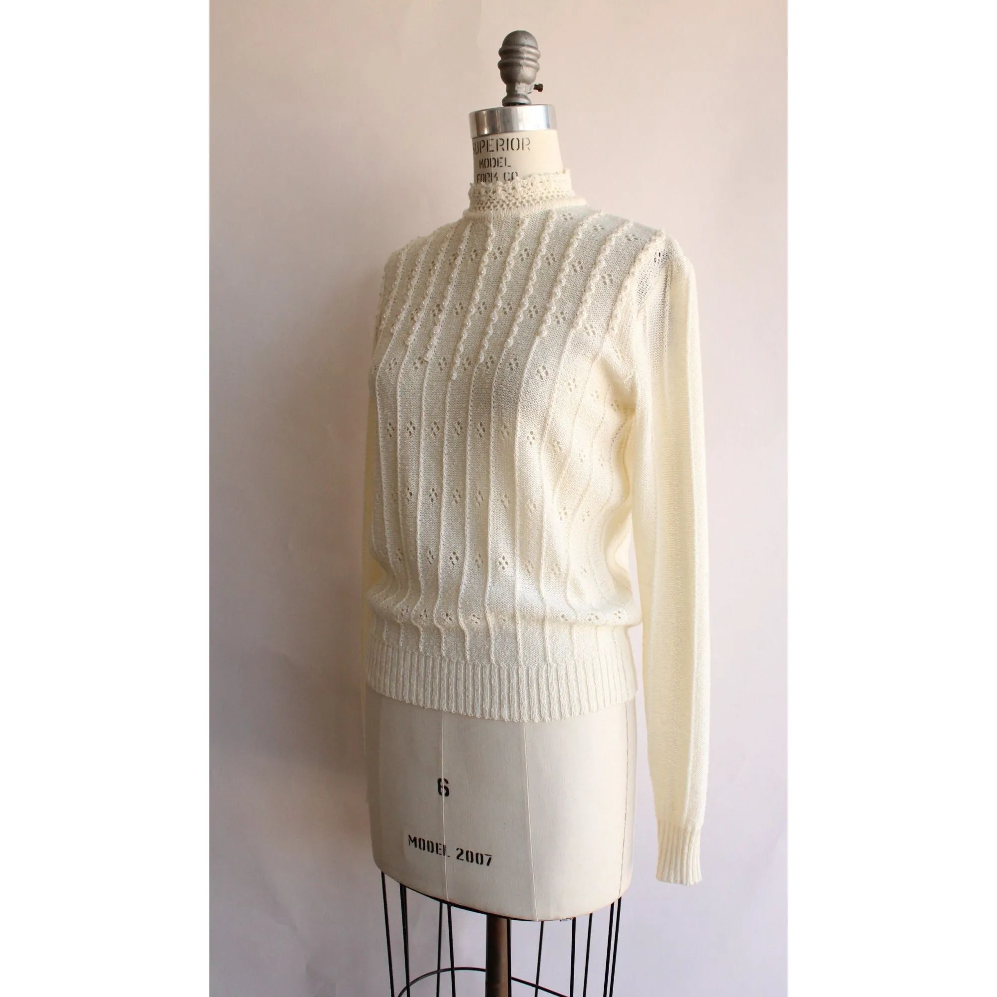 Vintage 1990s Mariea Kim Ivory Knit Mockneck Sweater